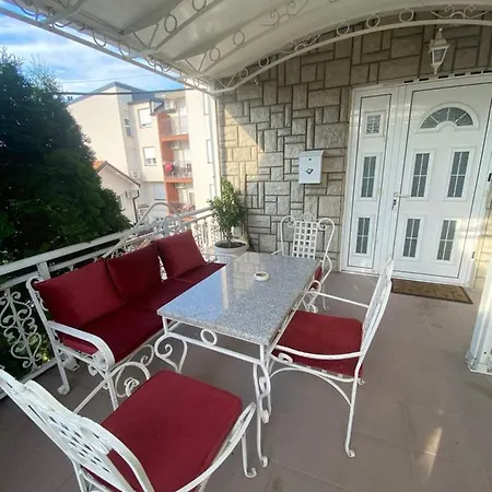 Gala Posh Apartment *